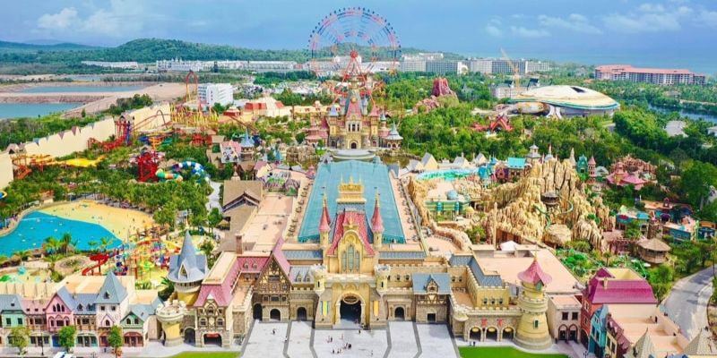 Spend a Day at VinWonders Theme Park